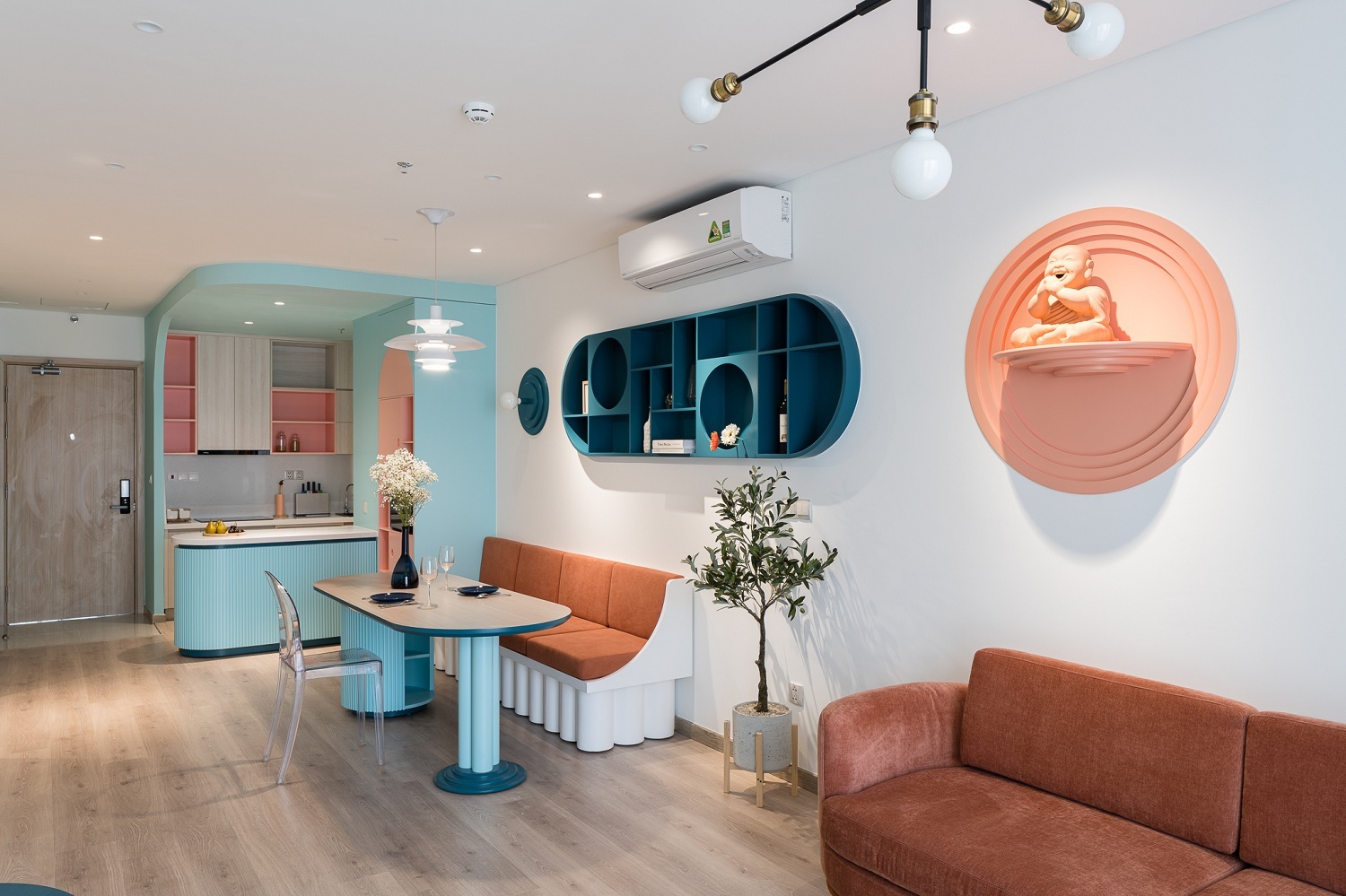 Màu chủ đạo trung tính, dịu mắt thường được lựa chọn phối cùng gam màu rực rỡ